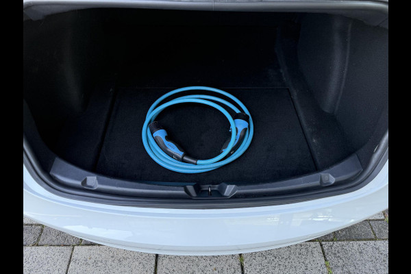 Tesla Model 3 Range Plus RWD | Autopilot | Panorama | Leder | Tesla Model 3 Range Plus RWD | Autopilot | Panorama | Leder |