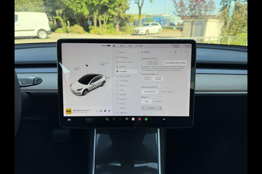 Tesla Model 3 Range Plus RWD | Autopilot | Panorama | Leder | Tesla Model 3 Range Plus RWD | Autopilot | Panorama | Leder |