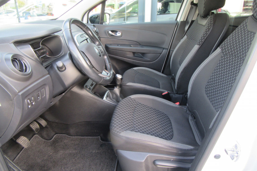 Renault Captur 0.9 TCe Intens, Navigatie, Camera, Blind Spot, Trekhaak Renault Captur 0.9 TCe Intens, Navigatie, Camera, Blind Spot, Trekhaak