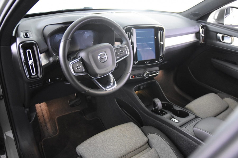 Volvo XC40 1.5 T2 Core *1ste Eigenaar*Navigatie*Memory*Camera* Volvo XC40 1.5 T2 Core *1ste Eigenaar*Navigatie*Memory*Camera*