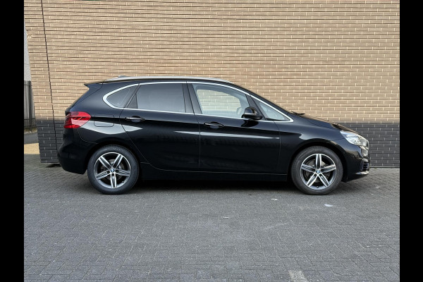 BMW 2 Serie Active Tourer 218i Sport / Camera / Sportleder / Head Up BMW 2 Serie Active Tourer 218i Sport / Camera / Sportleder / Head Up