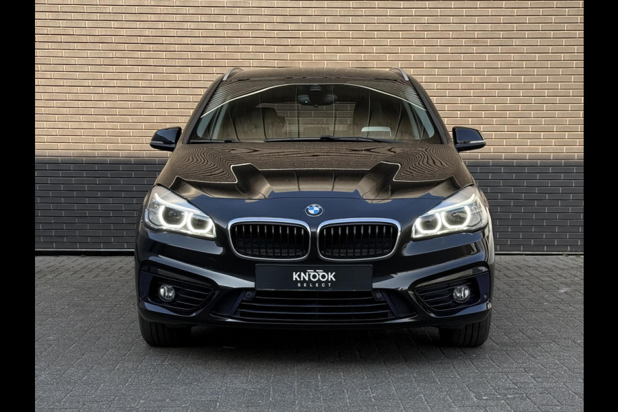 BMW 2 Serie Active Tourer 218i Sport / Camera / Sportleder / Head Up BMW 2 Serie Active Tourer 218i Sport / Camera / Sportleder / Head Up