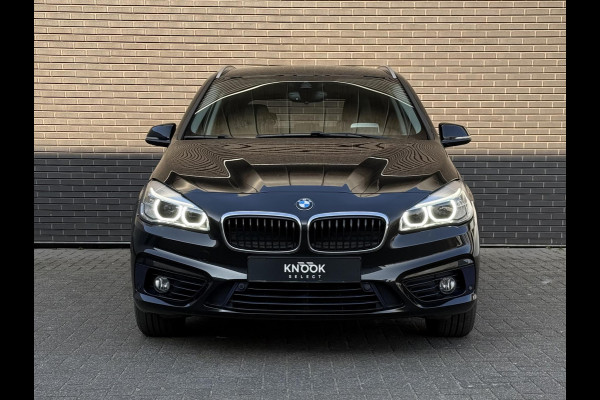 BMW 2 Serie Active Tourer 218i Sport / Camera / Sportleder / Head Up BMW 2 Serie Active Tourer 218i Sport / Camera / Sportleder / Head Up