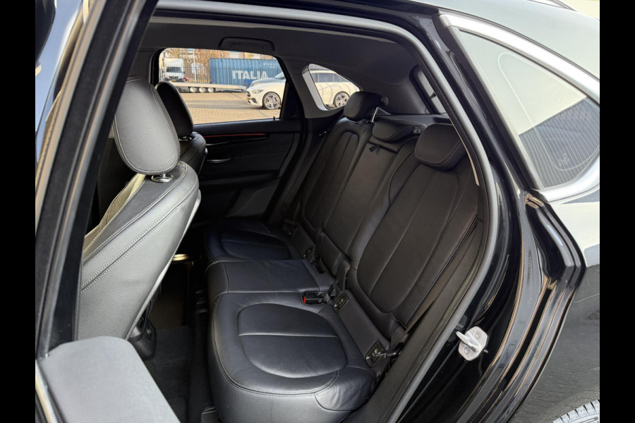 BMW 2 Serie Active Tourer 218i Sport / Camera / Sportleder / Head Up BMW 2 Serie Active Tourer 218i Sport / Camera / Sportleder / Head Up