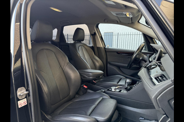BMW 2 Serie Active Tourer 218i Sport / Camera / Sportleder / Head Up BMW 2 Serie Active Tourer 218i Sport / Camera / Sportleder / Head Up