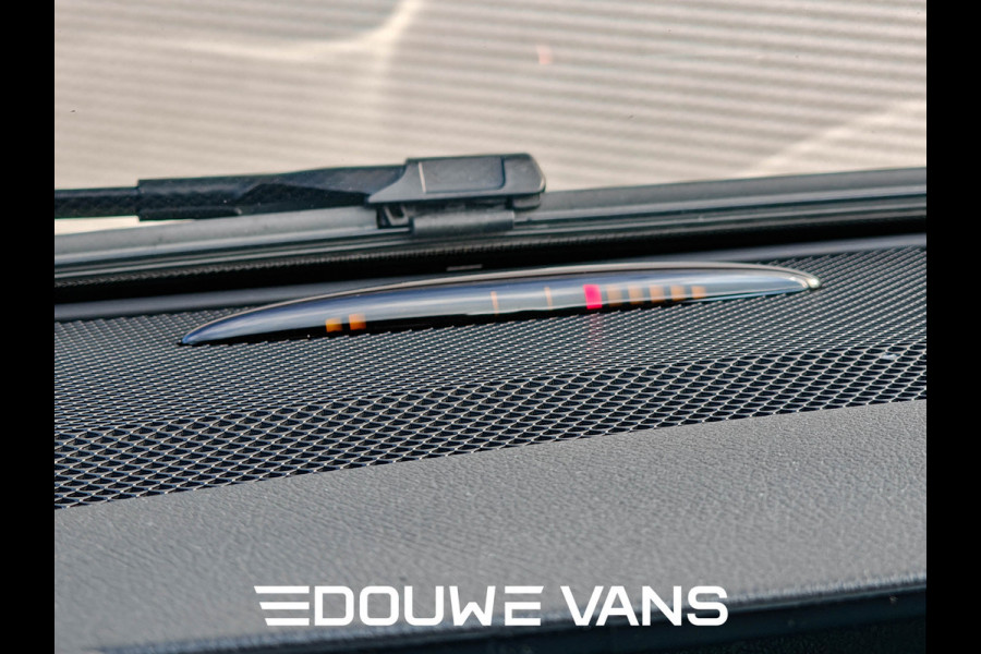 Mercedes-Benz Vito 124 Dubbel Cabine Automaat 237 PK 6 Persoons 9G-Tronic N1 Grijs Kenteken