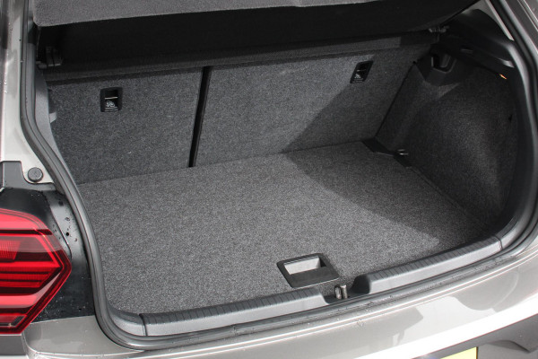 Volkswagen Polo 1.0 TSI DSG Comfortline | Navigatie | Apple Carplay/Android Auto | Climate Control | Adaptive Cruise Control | Extra Getint Glas Volkswagen Polo 1.0 TSI DSG Comfortline | Navigatie | Apple Carplay/Android Auto | Climate Control | Adaptive Cruise Control | Extra Getint Glas