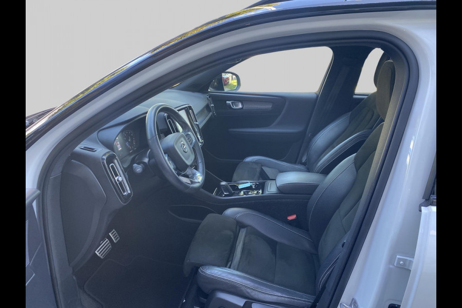 Volvo XC40 2.0 T4 R-Design | elektrisch wegklapbare trekhaak