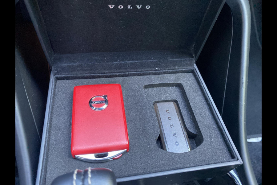 Volvo XC40 2.0 T4 R-Design | elektrisch wegklapbare trekhaak