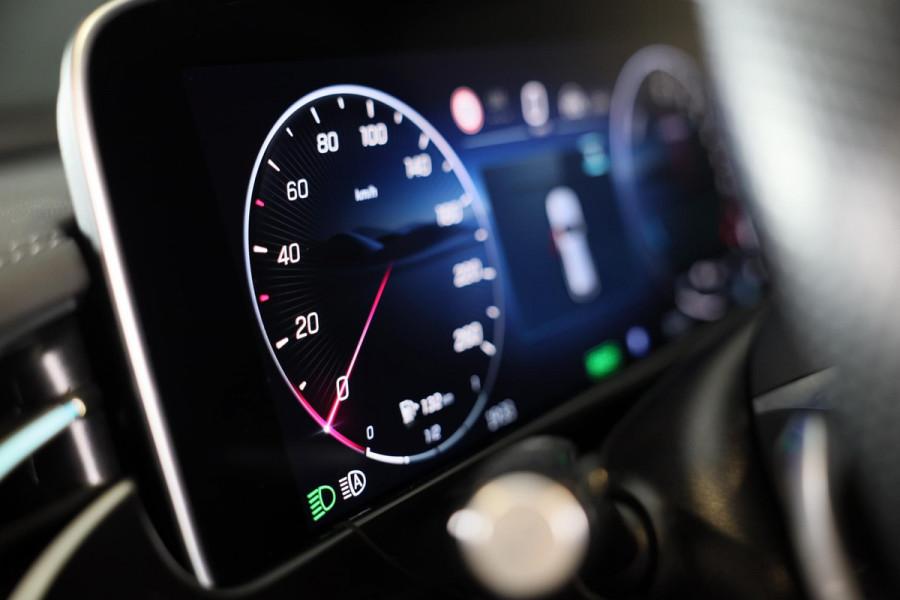 Mercedes-Benz E-Klasse Estate 300 e AMG 53 Look / HYPERSCREEN / Burmester / Acc / Lane Assist / 360 Camera / Pano / Trekhaak / 20 Mercedes-Benz E-Klasse Estate 300 e AMG 53 Look / HYPERSCREEN / Burmester / Acc / Lane Assist / 360 Camera / Pano / Trekhaak / 20