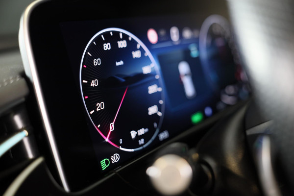 Mercedes-Benz E-Klasse Estate 300 e AMG 53 Look / HYPERSCREEN / Burmester / Acc / Lane Assist / 360 Camera / Pano / Trekhaak / 20 Mercedes-Benz E-Klasse Estate 300 e AMG 53 Look / HYPERSCREEN / Burmester / Acc / Lane Assist / 360 Camera / Pano / Trekhaak / 20