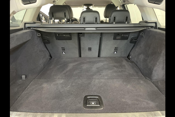 BMW 3 Serie Touring 330e Touring SportLine PHEV 292 PK AUT Navi Carplay Camera Achter PDC V+A Winterpack Sport Stoelen Active Protection Ambiance Licht BMW 3 Serie Touring 330e Touring SportLine PHEV 292 PK AUT Navi Carplay Camera Achter PDC V+A Winterpack Sport Stoelen Active Protection Ambiance Licht