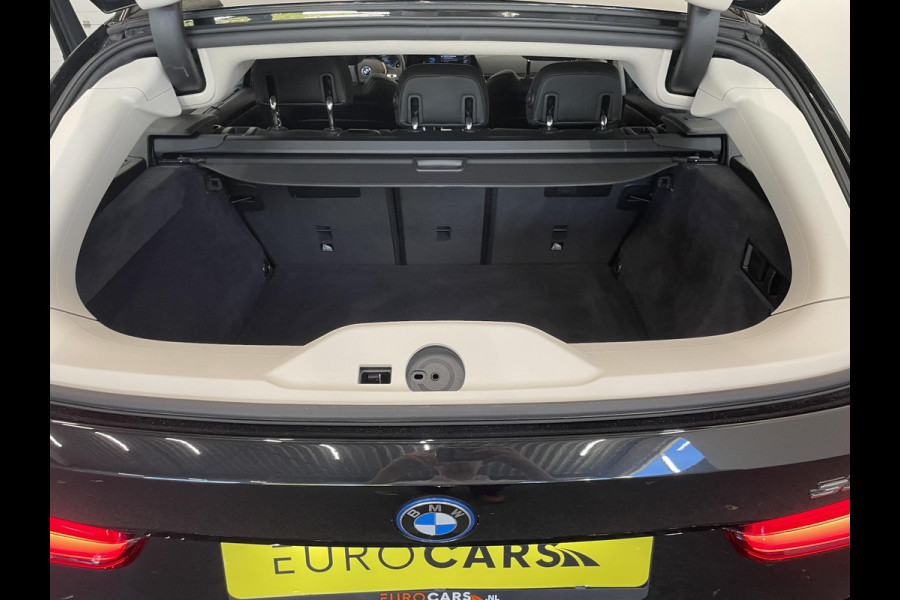 BMW 3 Serie Touring 330e Touring SportLine PHEV 292 PK AUT Navi Carplay Camera Achter PDC V+A Winterpack Sport Stoelen Active Protection Ambiance Licht BMW 3 Serie Touring 330e Touring SportLine PHEV 292 PK AUT Navi Carplay Camera Achter PDC V+A Winterpack Sport Stoelen Active Protection Ambiance Licht