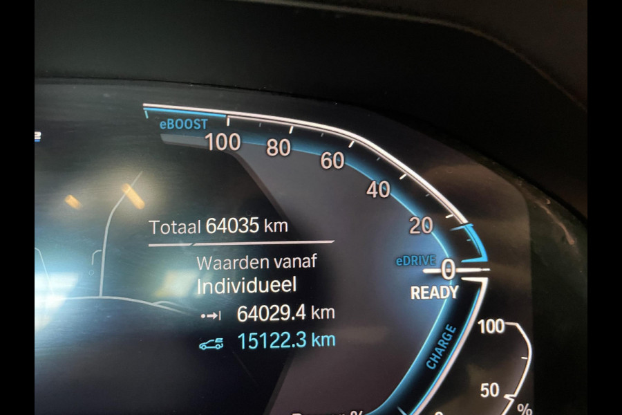 BMW 3 Serie Touring 330e Touring SportLine PHEV 292 PK AUT Navi Carplay Camera Achter PDC V+A Winterpack Sport Stoelen Active Protection Ambiance Licht BMW 3 Serie Touring 330e Touring SportLine PHEV 292 PK AUT Navi Carplay Camera Achter PDC V+A Winterpack Sport Stoelen Active Protection Ambiance Licht