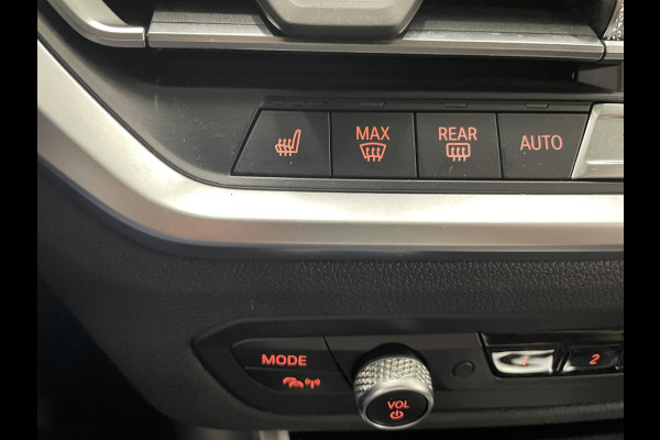 BMW 3 Serie Touring 330e Touring SportLine PHEV 292 PK AUT Navi Carplay Camera Achter PDC V+A Winterpack Sport Stoelen Active Protection Ambiance Licht BMW 3 Serie Touring 330e Touring SportLine PHEV 292 PK AUT Navi Carplay Camera Achter PDC V+A Winterpack Sport Stoelen Active Protection Ambiance Licht