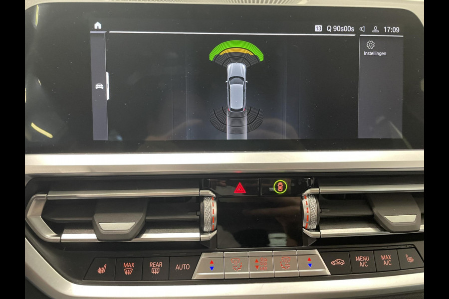 BMW 3 Serie Touring 330e Touring SportLine PHEV 292 PK AUT Navi Carplay Camera Achter PDC V+A Winterpack Sport Stoelen Active Protection Ambiance Licht BMW 3 Serie Touring 330e Touring SportLine PHEV 292 PK AUT Navi Carplay Camera Achter PDC V+A Winterpack Sport Stoelen Active Protection Ambiance Licht