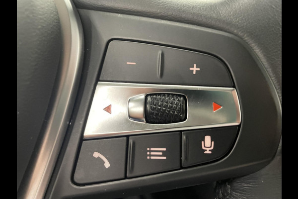 BMW 3 Serie Touring 330e Touring SportLine PHEV 292 PK AUT Navi Carplay Camera Achter PDC V+A Winterpack Sport Stoelen Active Protection Ambiance Licht BMW 3 Serie Touring 330e Touring SportLine PHEV 292 PK AUT Navi Carplay Camera Achter PDC V+A Winterpack Sport Stoelen Active Protection Ambiance Licht