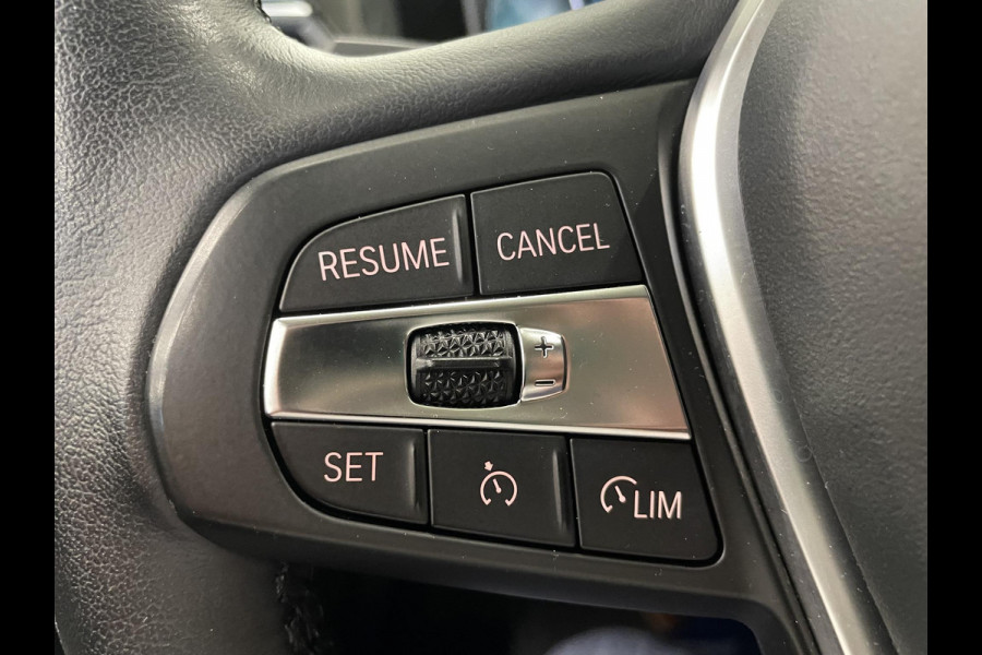 BMW 3 Serie Touring 330e Touring SportLine PHEV 292 PK AUT Navi Carplay Camera Achter PDC V+A Winterpack Sport Stoelen Active Protection Ambiance Licht BMW 3 Serie Touring 330e Touring SportLine PHEV 292 PK AUT Navi Carplay Camera Achter PDC V+A Winterpack Sport Stoelen Active Protection Ambiance Licht