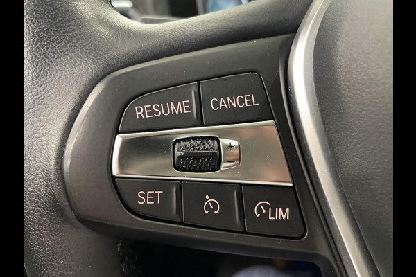 BMW 3 Serie Touring 330e Touring SportLine PHEV 292 PK AUT Navi Carplay Camera Achter PDC V+A Winterpack Sport Stoelen Active Protection Ambiance Licht BMW 3 Serie Touring 330e Touring SportLine PHEV 292 PK AUT Navi Carplay Camera Achter PDC V+A Winterpack Sport Stoelen Active Protection Ambiance Licht