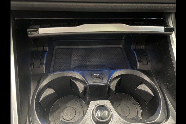 BMW 3 Serie Touring 330e Touring SportLine PHEV 292 PK AUT Navi Carplay Camera Achter PDC V+A Winterpack Sport Stoelen Active Protection Ambiance Licht BMW 3 Serie Touring 330e Touring SportLine PHEV 292 PK AUT Navi Carplay Camera Achter PDC V+A Winterpack Sport Stoelen Active Protection Ambiance Licht