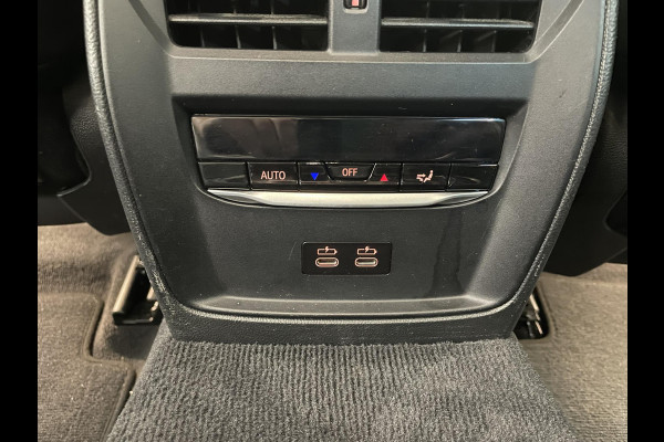 BMW 3 Serie Touring 330e Touring SportLine PHEV 292 PK AUT Navi Carplay Camera Achter PDC V+A Winterpack Sport Stoelen Active Protection Ambiance Licht BMW 3 Serie Touring 330e Touring SportLine PHEV 292 PK AUT Navi Carplay Camera Achter PDC V+A Winterpack Sport Stoelen Active Protection Ambiance Licht