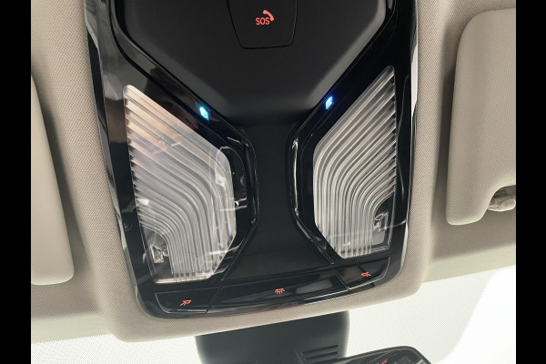 BMW 3 Serie Touring 330e Touring SportLine PHEV 292 PK AUT Navi Carplay Camera Achter PDC V+A Winterpack Sport Stoelen Active Protection Ambiance Licht BMW 3 Serie Touring 330e Touring SportLine PHEV 292 PK AUT Navi Carplay Camera Achter PDC V+A Winterpack Sport Stoelen Active Protection Ambiance Licht