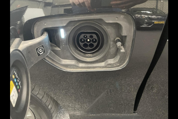 BMW 3 Serie Touring 330e Touring SportLine PHEV 292 PK AUT Navi Carplay Camera Achter PDC V+A Winterpack Sport Stoelen Active Protection Ambiance Licht BMW 3 Serie Touring 330e Touring SportLine PHEV 292 PK AUT Navi Carplay Camera Achter PDC V+A Winterpack Sport Stoelen Active Protection Ambiance Licht