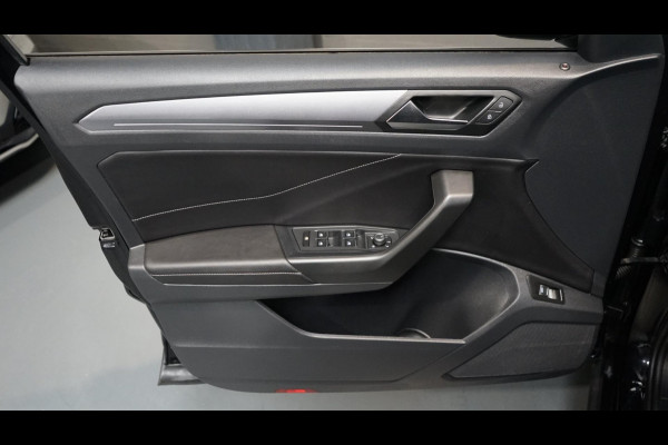 Volkswagen T-Roc 1.5 TSI Style AUTOMAAT-CAMERAFULL LED-KEYLESS-LEDER-MEMORY-PANORAMA-STOELVERWARMING-VIRTUEEL