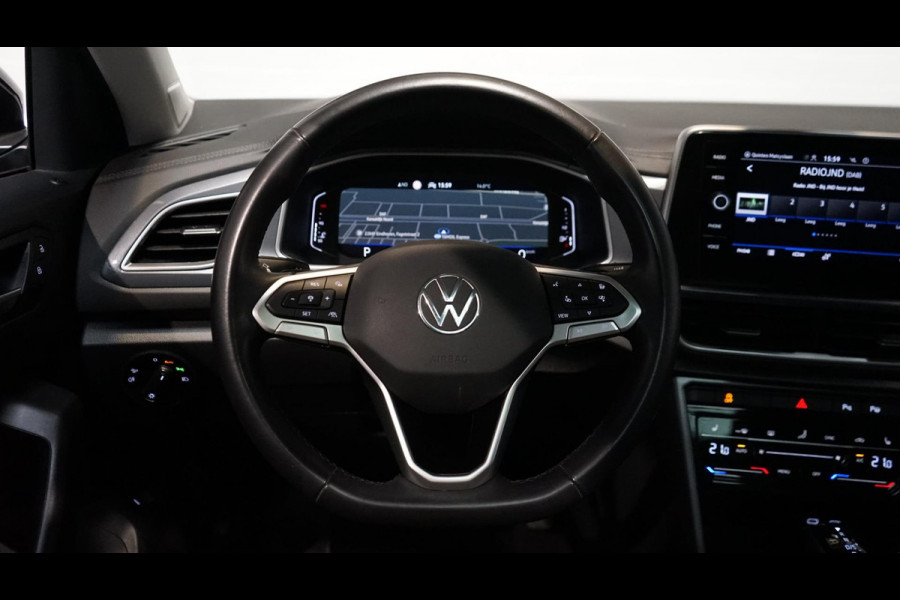 Volkswagen T-Roc 1.5 TSI Style AUTOMAAT-CAMERAFULL LED-KEYLESS-LEDER-MEMORY-PANORAMA-STOELVERWARMING-VIRTUEEL