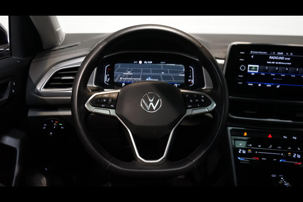 Volkswagen T-Roc 1.5 TSI Style AUTOMAAT-CAMERAFULL LED-KEYLESS-LEDER-MEMORY-PANORAMA-STOELVERWARMING-VIRTUEEL