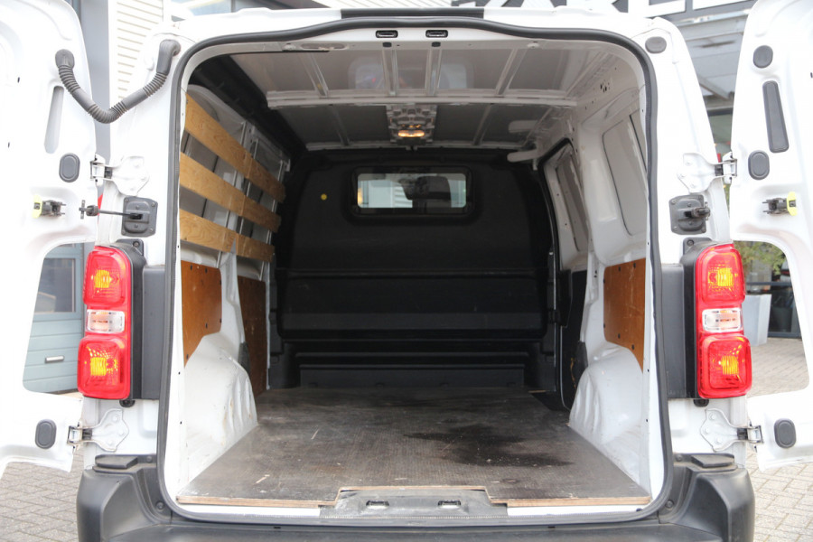 Opel Vivaro 2.0 CDTI 144PK | L3 | KAR-edition | Navi | Cruise | Airco.. Opel Vivaro 2.0 CDTI 144PK | L3 | KAR-edition | Navi | Cruise | Airco..