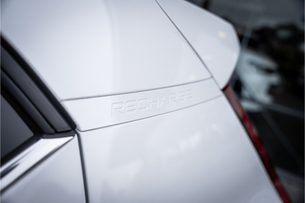 Volvo XC40 1.5 T4 Recharge Plus Bright ** Leder ** Camera ** Trekhaak ** Memory Seats Volvo XC40 1.5 T4 Recharge Plus Bright ** Leder ** Camera ** Trekhaak ** Memory Seats