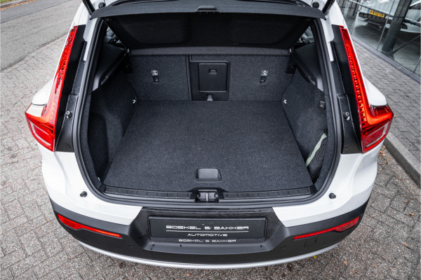 Volvo XC40 1.5 T4 Recharge Plus Bright ** Leder ** Camera ** Trekhaak ** Memory Seats Volvo XC40 1.5 T4 Recharge Plus Bright ** Leder ** Camera ** Trekhaak ** Memory Seats