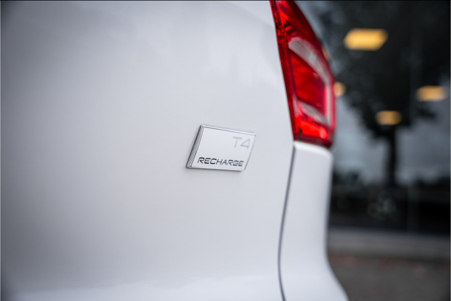 Volvo XC40 1.5 T4 Recharge Plus Bright ** Leder ** Camera ** Trekhaak ** Memory Seats Volvo XC40 1.5 T4 Recharge Plus Bright ** Leder ** Camera ** Trekhaak ** Memory Seats