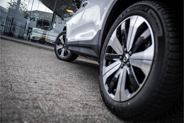 Volvo XC40 1.5 T4 Recharge Plus Bright ** Leder ** Camera ** Trekhaak ** Memory Seats Volvo XC40 1.5 T4 Recharge Plus Bright ** Leder ** Camera ** Trekhaak ** Memory Seats