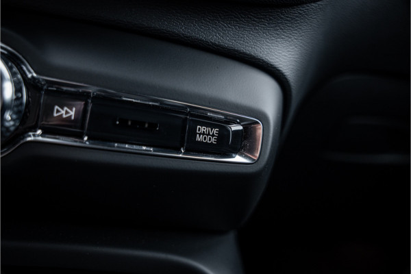 Volvo XC40 1.5 T4 Recharge Plus Bright ** Leder ** Camera ** Trekhaak ** Memory Seats Volvo XC40 1.5 T4 Recharge Plus Bright ** Leder ** Camera ** Trekhaak ** Memory Seats