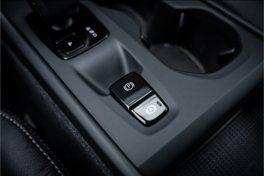 Volvo XC40 1.5 T4 Recharge Plus Bright ** Leder ** Camera ** Trekhaak ** Memory Seats Volvo XC40 1.5 T4 Recharge Plus Bright ** Leder ** Camera ** Trekhaak ** Memory Seats