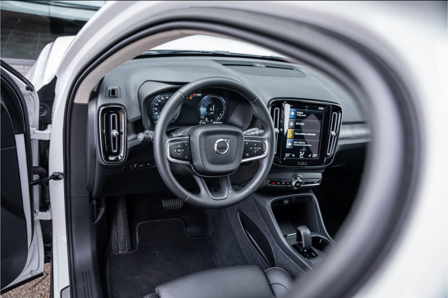 Volvo XC40 1.5 T4 Recharge Plus Bright ** Leder ** Camera ** Trekhaak ** Memory Seats Volvo XC40 1.5 T4 Recharge Plus Bright ** Leder ** Camera ** Trekhaak ** Memory Seats