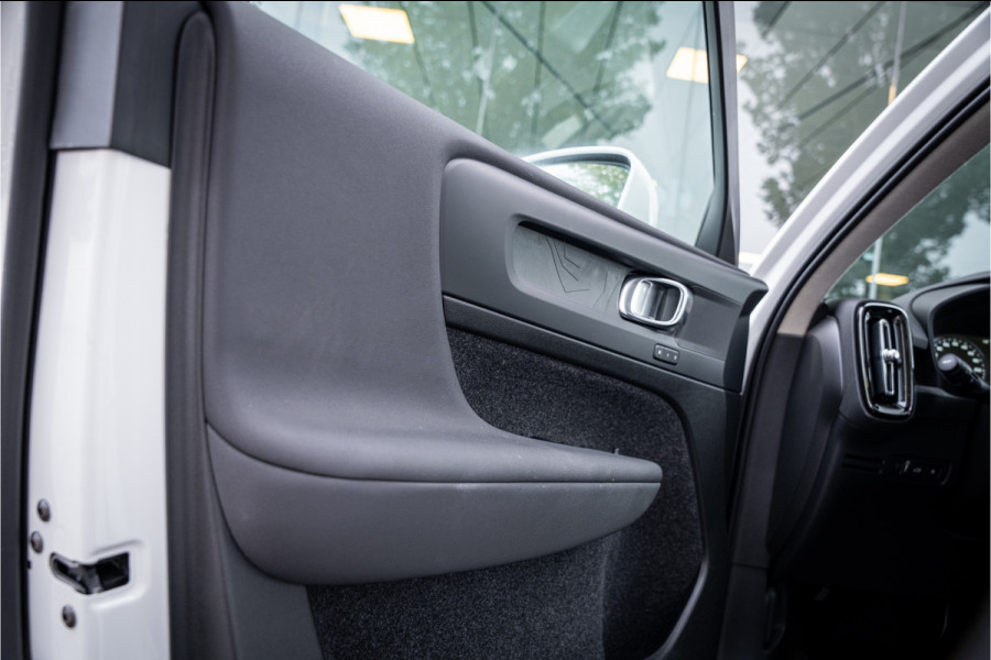 Volvo XC40 1.5 T4 Recharge Plus Bright ** Leder ** Camera ** Trekhaak ** Memory Seats Volvo XC40 1.5 T4 Recharge Plus Bright ** Leder ** Camera ** Trekhaak ** Memory Seats