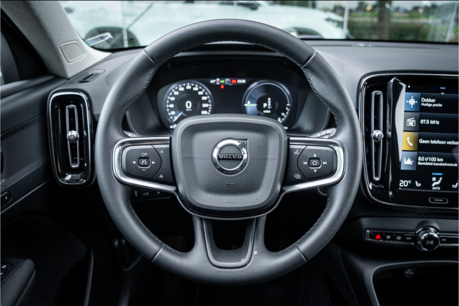 Volvo XC40 1.5 T4 Recharge Plus Bright ** Leder ** Camera ** Trekhaak ** Memory Seats Volvo XC40 1.5 T4 Recharge Plus Bright ** Leder ** Camera ** Trekhaak ** Memory Seats