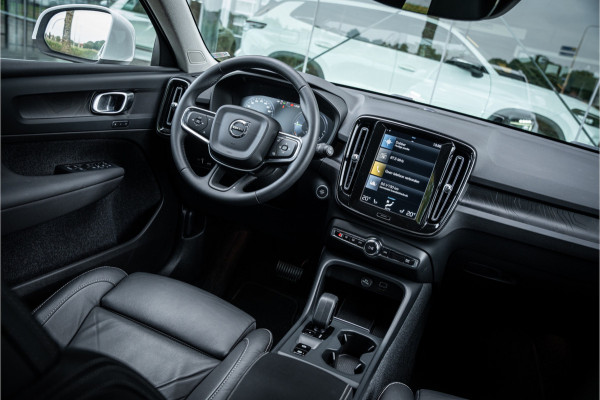 Volvo XC40 1.5 T4 Recharge Plus Bright ** Leder ** Camera ** Trekhaak ** Memory Seats Volvo XC40 1.5 T4 Recharge Plus Bright ** Leder ** Camera ** Trekhaak ** Memory Seats