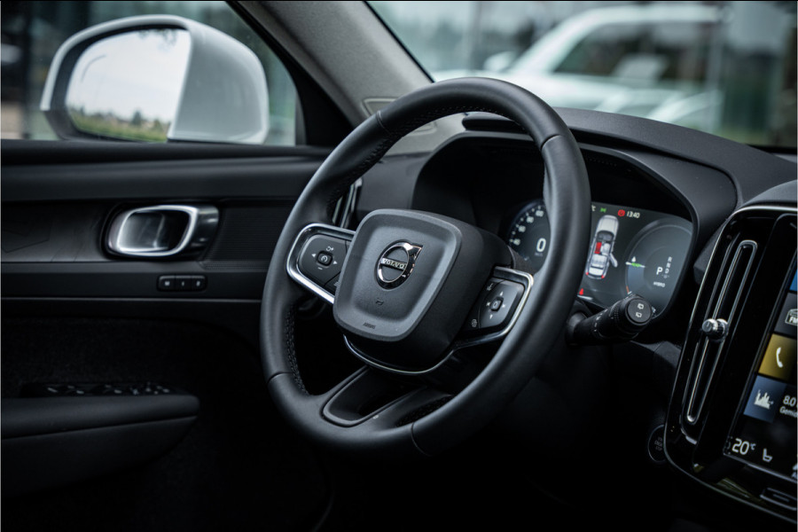 Volvo XC40 1.5 T4 Recharge Plus Bright ** Leder ** Camera ** Trekhaak ** Memory Seats Volvo XC40 1.5 T4 Recharge Plus Bright ** Leder ** Camera ** Trekhaak ** Memory Seats