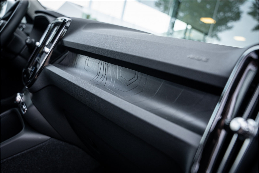 Volvo XC40 1.5 T4 Recharge Plus Bright ** Leder ** Camera ** Trekhaak ** Memory Seats Volvo XC40 1.5 T4 Recharge Plus Bright ** Leder ** Camera ** Trekhaak ** Memory Seats