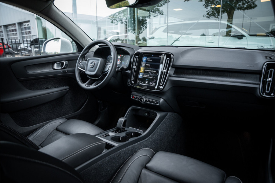 Volvo XC40 1.5 T4 Recharge Plus Bright ** Leder ** Camera ** Trekhaak ** Memory Seats Volvo XC40 1.5 T4 Recharge Plus Bright ** Leder ** Camera ** Trekhaak ** Memory Seats