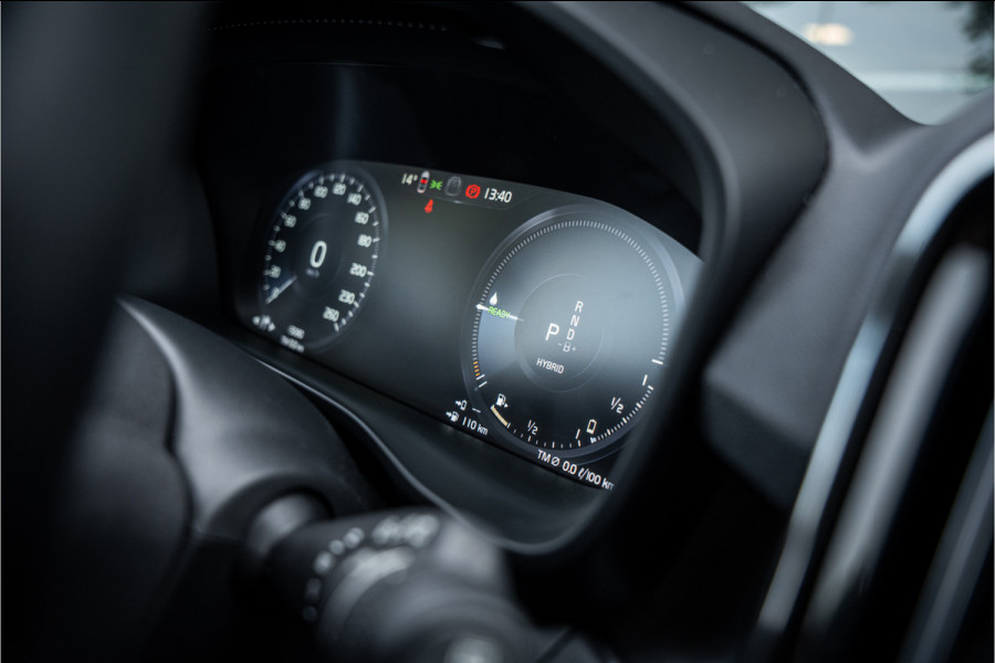 Volvo XC40 1.5 T4 Recharge Plus Bright ** Leder ** Camera ** Trekhaak ** Memory Seats Volvo XC40 1.5 T4 Recharge Plus Bright ** Leder ** Camera ** Trekhaak ** Memory Seats