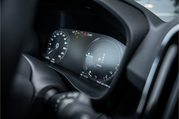 Volvo XC40 1.5 T4 Recharge Plus Bright ** Leder ** Camera ** Trekhaak ** Memory Seats Volvo XC40 1.5 T4 Recharge Plus Bright ** Leder ** Camera ** Trekhaak ** Memory Seats