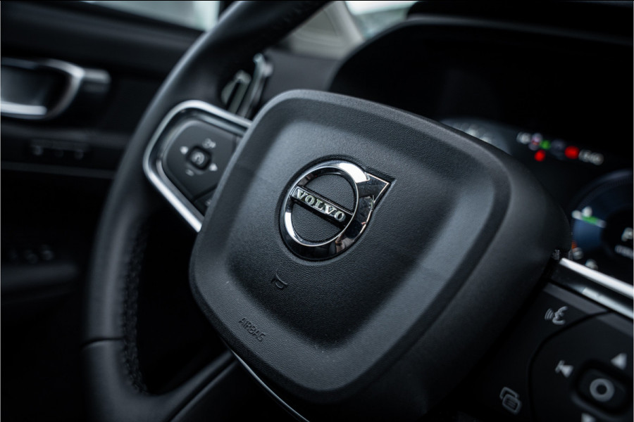 Volvo XC40 1.5 T4 Recharge Plus Bright ** Leder ** Camera ** Trekhaak ** Memory Seats Volvo XC40 1.5 T4 Recharge Plus Bright ** Leder ** Camera ** Trekhaak ** Memory Seats