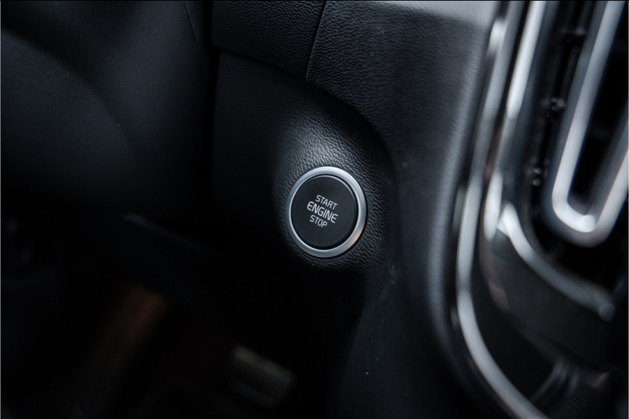 Volvo XC40 1.5 T4 Recharge Plus Bright ** Leder ** Camera ** Trekhaak ** Memory Seats Volvo XC40 1.5 T4 Recharge Plus Bright ** Leder ** Camera ** Trekhaak ** Memory Seats