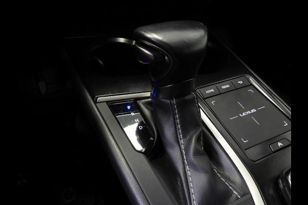 Lexus UX 250h Preference Line NAVI-APP/CAMERA/CLIMA/LED/18"LMV!