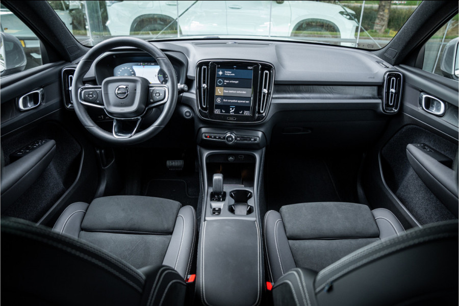 Volvo XC40 1.5 T4 Plug-in hybrid Core Bright ** Leder/Alcantara ** Camera ** 19inch Volvo XC40 1.5 T4 Plug-in hybrid Core Bright ** Leder/Alcantara ** Camera ** 19inch